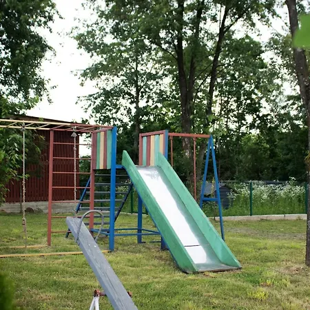 готельно-ресторанний комплекс фамілія Hotel Bushtyno