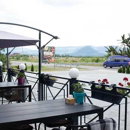 готельно-ресторанний комплекс фамілія * Bushtyno