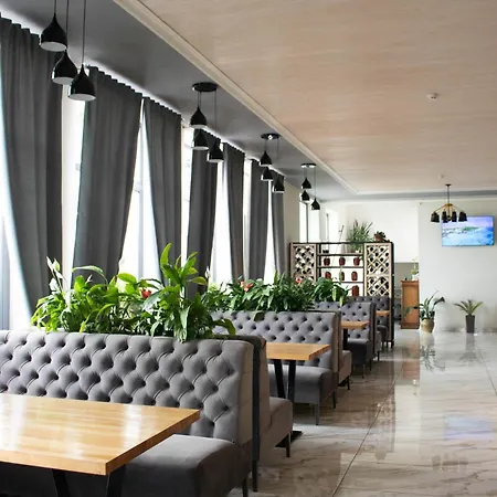 готельно-ресторанний комплекс фамілія Hotel Bushtyno