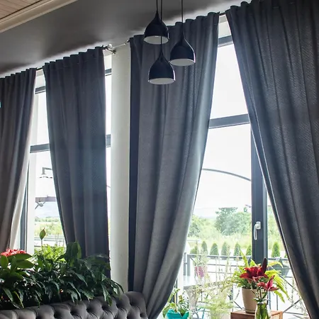 готельно-ресторанний комплекс фамілія Bushtyno