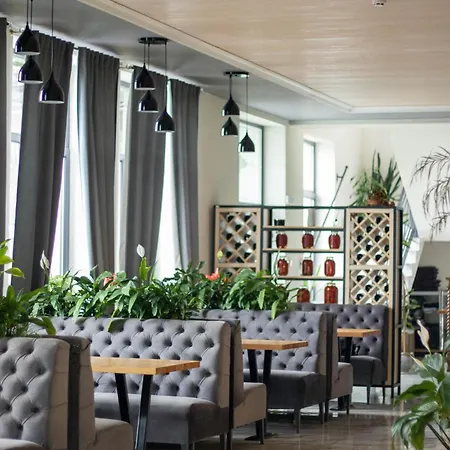 готельно-ресторанний комплекс фамілія