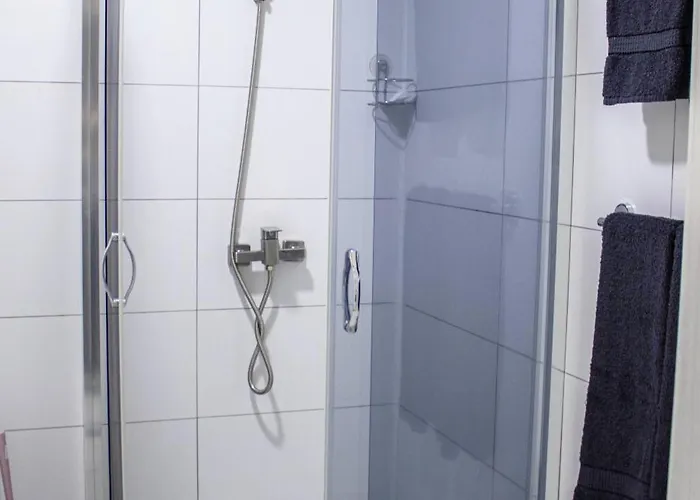 Hotel готельно-ресторанний комплекс фамілія