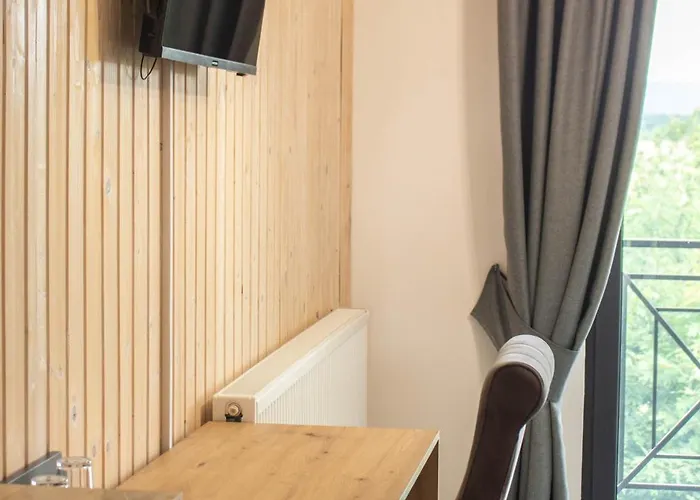 готельно-ресторанний комплекс фамілія Hotel *