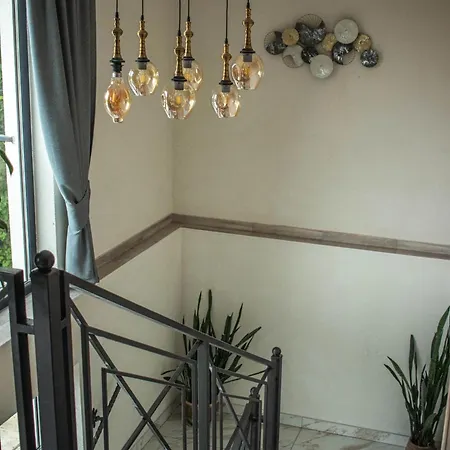 готельно-ресторанний комплекс фамілія Hotel