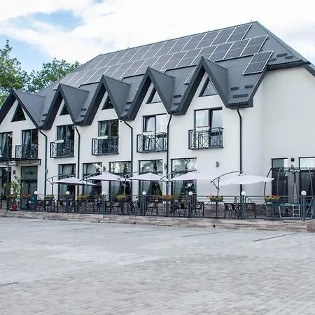 готельно-ресторанний комплекс фамілія Hotel